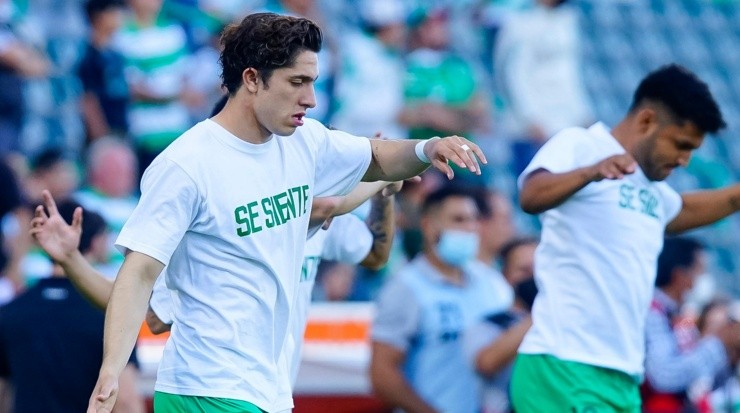 Alan Cervantes, referente en el mediocampo de Santos. (Imago 7)