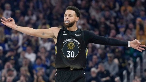Stephen Curry con Golden State Warriors en la NBA
