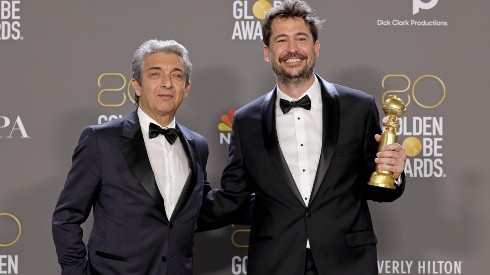 Ricardo Darín y Santiago Mitre con el Globo de Oro.