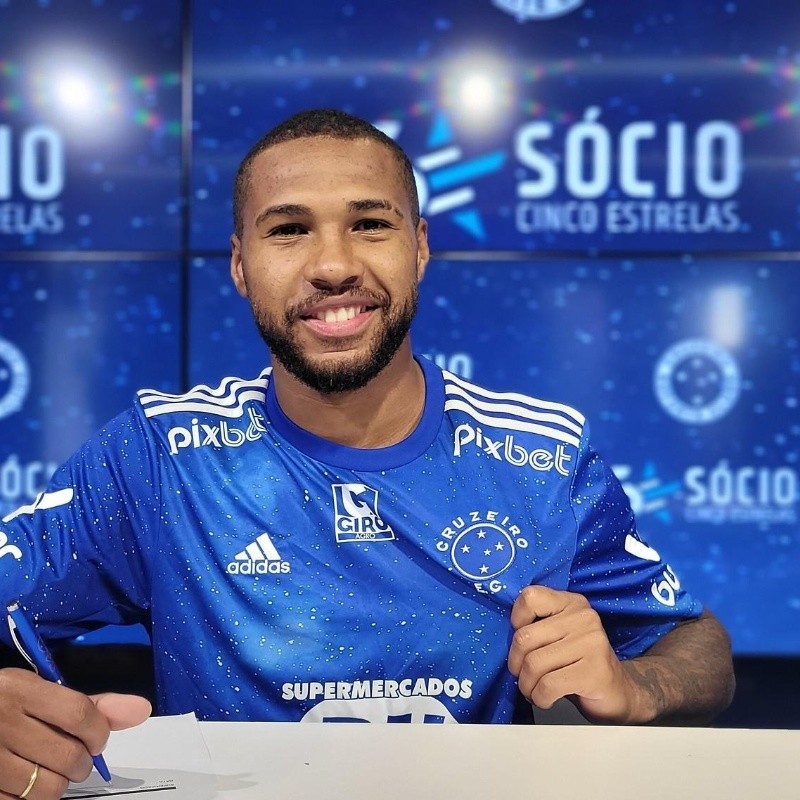 Terceiro jogador que mais atuou pelo Cruzeiro em 2023, Wesley fica