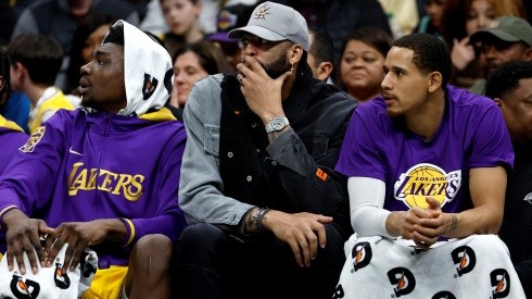 Anthony Davis junto a Thomas Bryant y Juan Toscano en Los Angeles Lakers