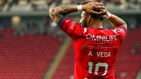 OFICIAL: Alexis Vega estará fuera dos meses una lesión en el menisco de la rodilla derecha