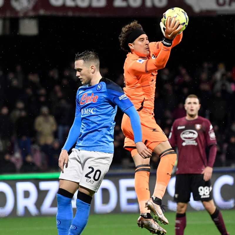 Ochoa no logra evitar que Salernitana se siga hundiendo