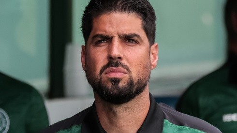 Antonio Oliveira é técnico do Coritiba - Foto: Robson Mafra/AGIF