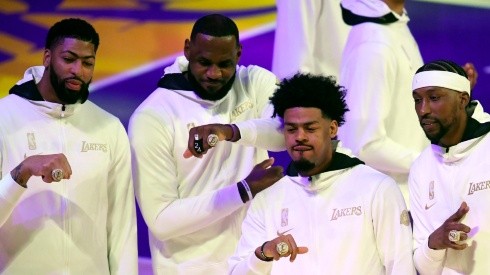 Anthony Davis, LeBron James, Quinn Cook y Kentavious Caldwell-Pope.