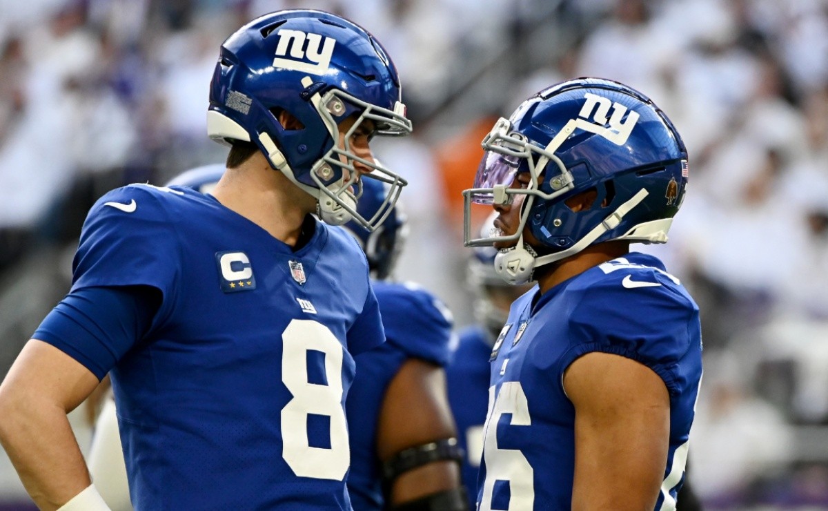 Nfl News Daniel Jones Or Saquon Barkley Giants Gm Has Revealed His Priority To Retain