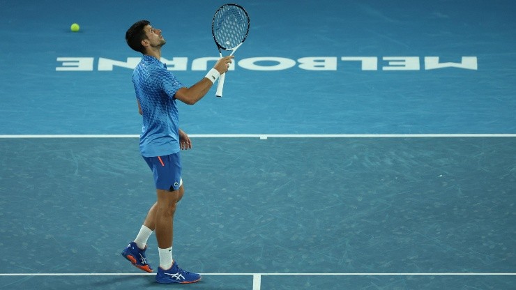 Djokovic sigue en carrera en el Australian Open