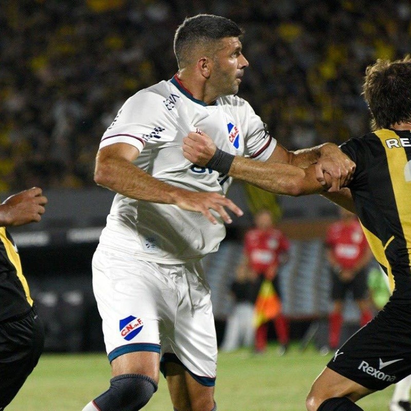 Peñarol se quedó con el clásico ante Nacional por penales