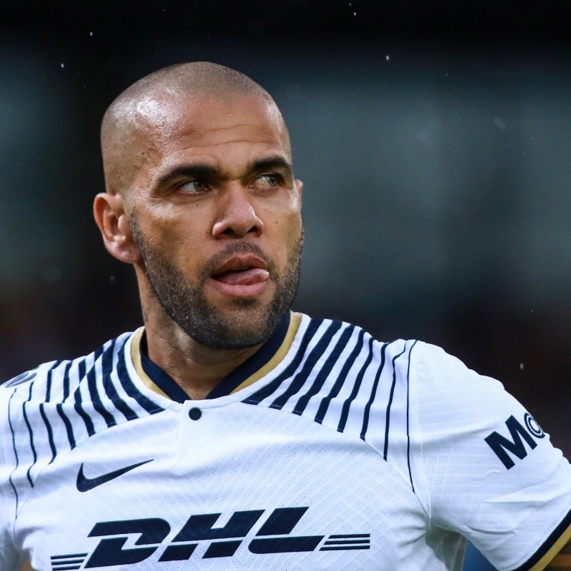 Pumas UNAM le adelantó mucho dinero a Dani Alves