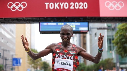 Kipchoge va por su tercer medalla de oro olímpica en maratón