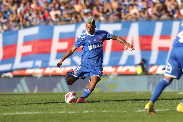 Fernández fue titular en la caída de la U | Foto: Agencia Uno 