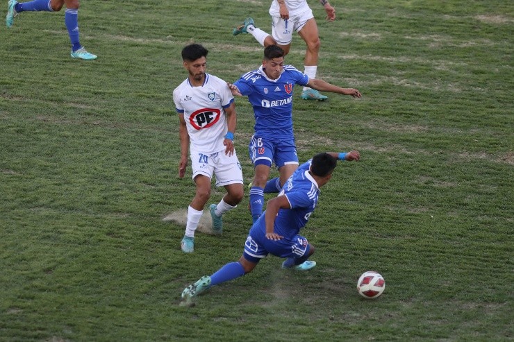 Morales suplió a Ojeda en el estreno de la U | Foto: Agencia Uno 