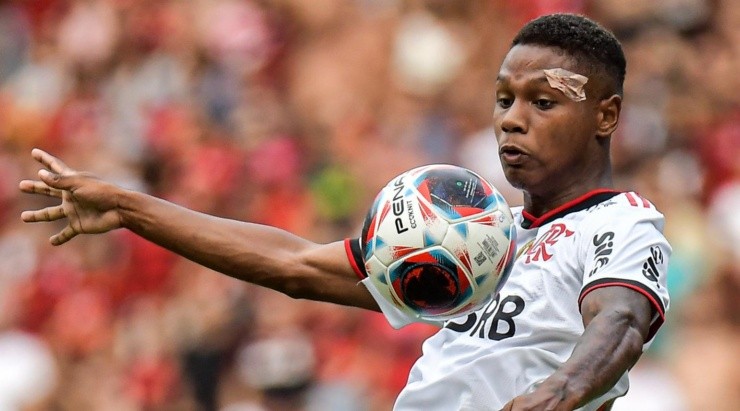 Foto: Thiago Ribeiro/AGIF - Flamengo recusou mais uma investida do Newcastle por Matheus França.