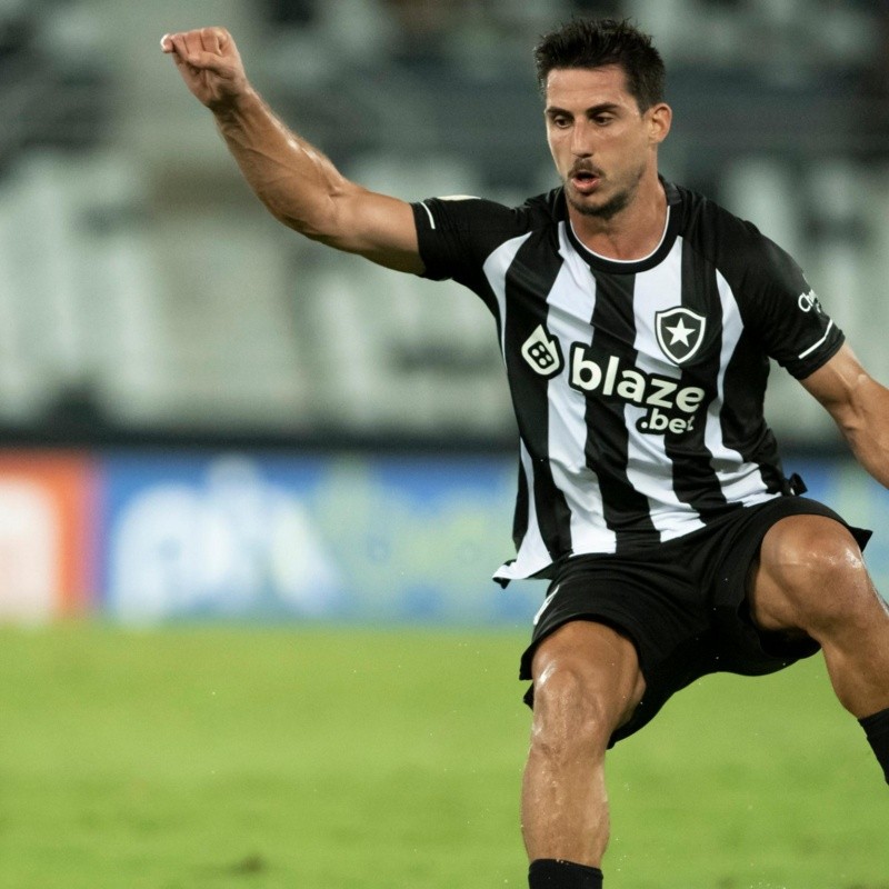 Luís Castro esboça escalação do Botafogo com Gabriel Pires e +4 novidades