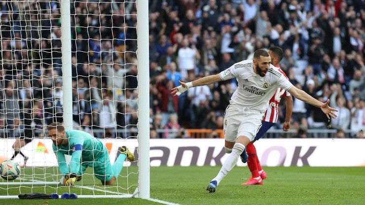 Karim Benzema marcando un tanto contra Atlético Madrid.