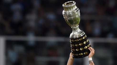 Trofeo de la Copa América ganada en 2021 por Argentina