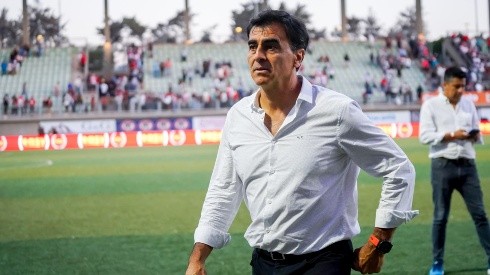 Gustavo Quinteros vuelve a pedir apuro en los refuerzos en Colo Colo.