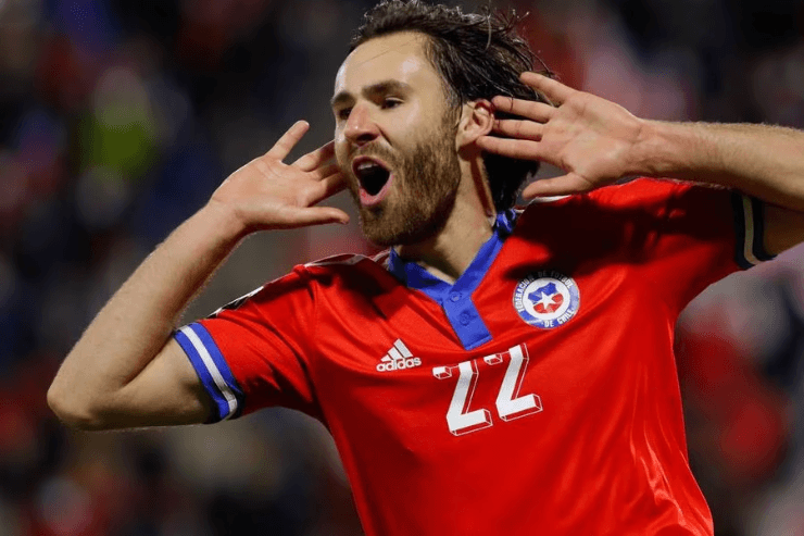 Ben Brerenton celebrando un gol con Chile. Foto: ANFP.