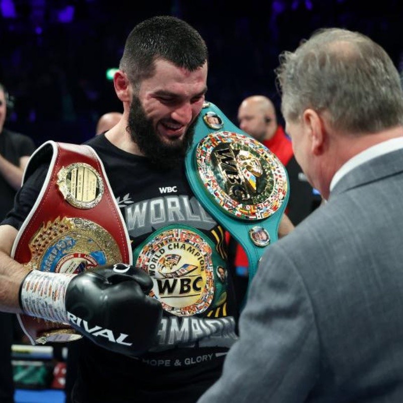 Artur Beterbiev superó a Yarde con un escalofriante KO y pidió a Bivol