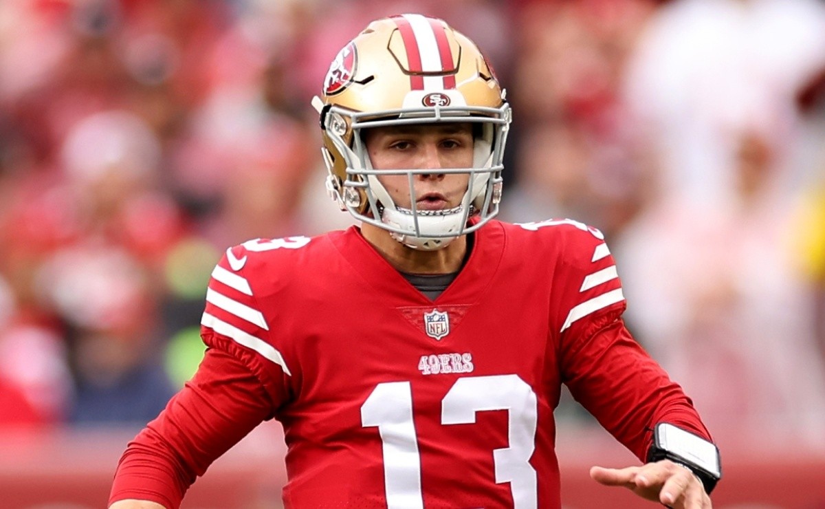 49ers vs. Eagles: San Francisco shuffles QBs in a loss