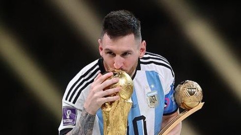 Messi com a taça da Copa do Mundo