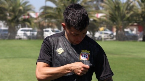 Cristián Zavala se calzó la camiseta de Curicó Unido.