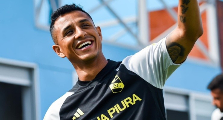 Yoshimar Yotún Universidad Católica