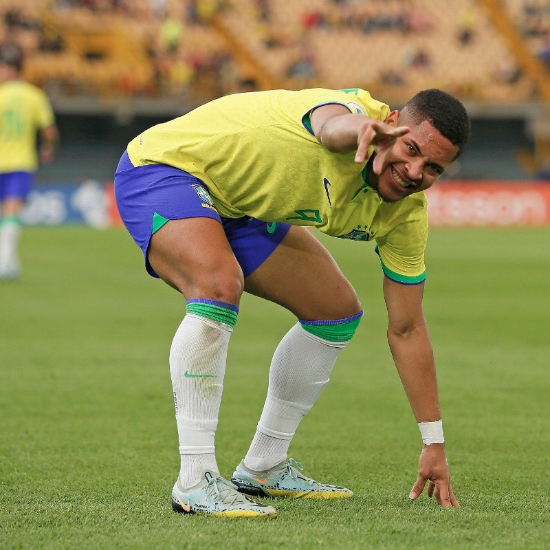 Seleção mantem invencibilidade no Sul-Americano Sub-20 e Vitor Roque comemora