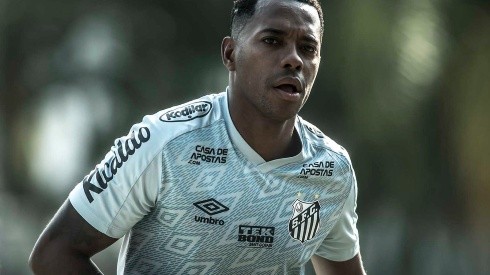 Foto: Ivan Storti/Santos FC - Robinho chegou a ser contratado pelo Santos em 2020, porém Peixe voltou atrás