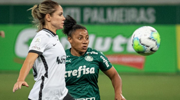 Foto: Rebeca Reis/AGIF - Érika atuando contra o Palmeiras em 2020.