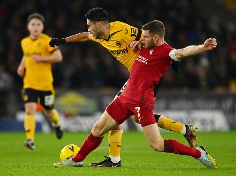 Raúl Jiménez sumó minutos en la goleada del Wolverhampton  al Liverpool