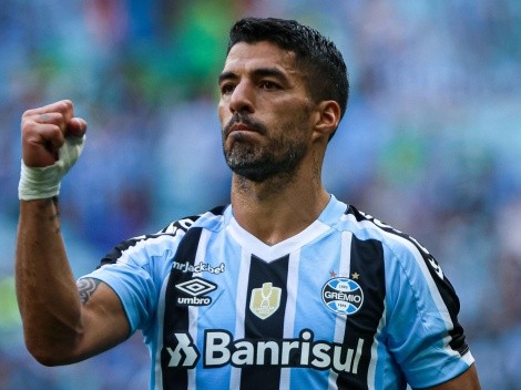 Torcida do Grêmio não para em Suárez e se encanta com reforço
