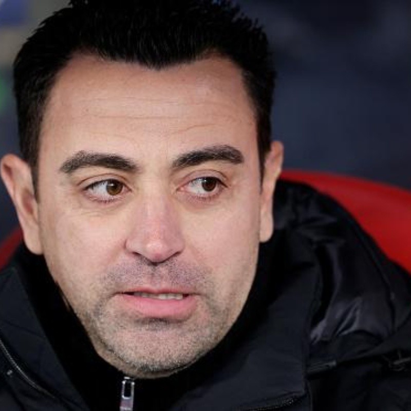 VAI FICAR? Xavi rasga elogios a jogador do Barcelona e pede para permanecer em 2023