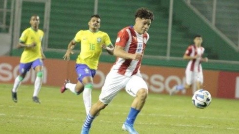 Paraguay y Brasil en el duelo previo.