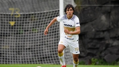 Mateo Casares con la Sub-20.