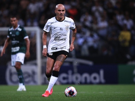 Fábio Santos vira 'alvo' de campeão mundial e bastidores do Corinthians vêm à tona