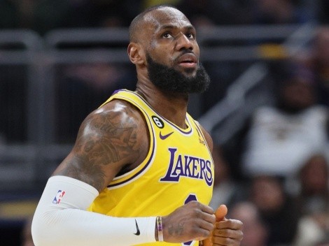 LeBron James espera: El ‘Plan B’ de los Lakers tras no conseguir a Kyrie Irving