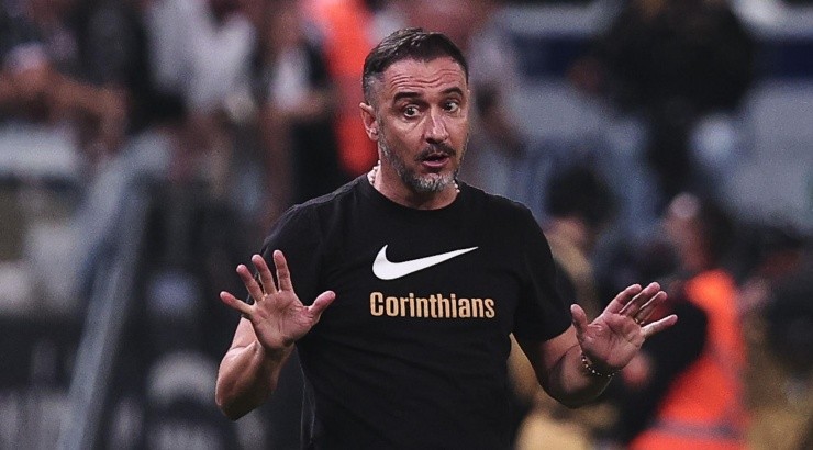 Foto: Ettore Chiereguini/AGIF - Vítor Pereira é odiado pelos torcedores do Corinthians.