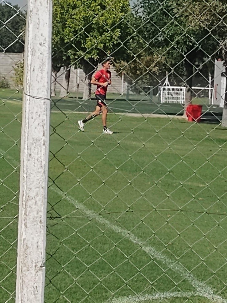 Merolla entrenando en aparte del grupo (Foto Por Siempre Globo)