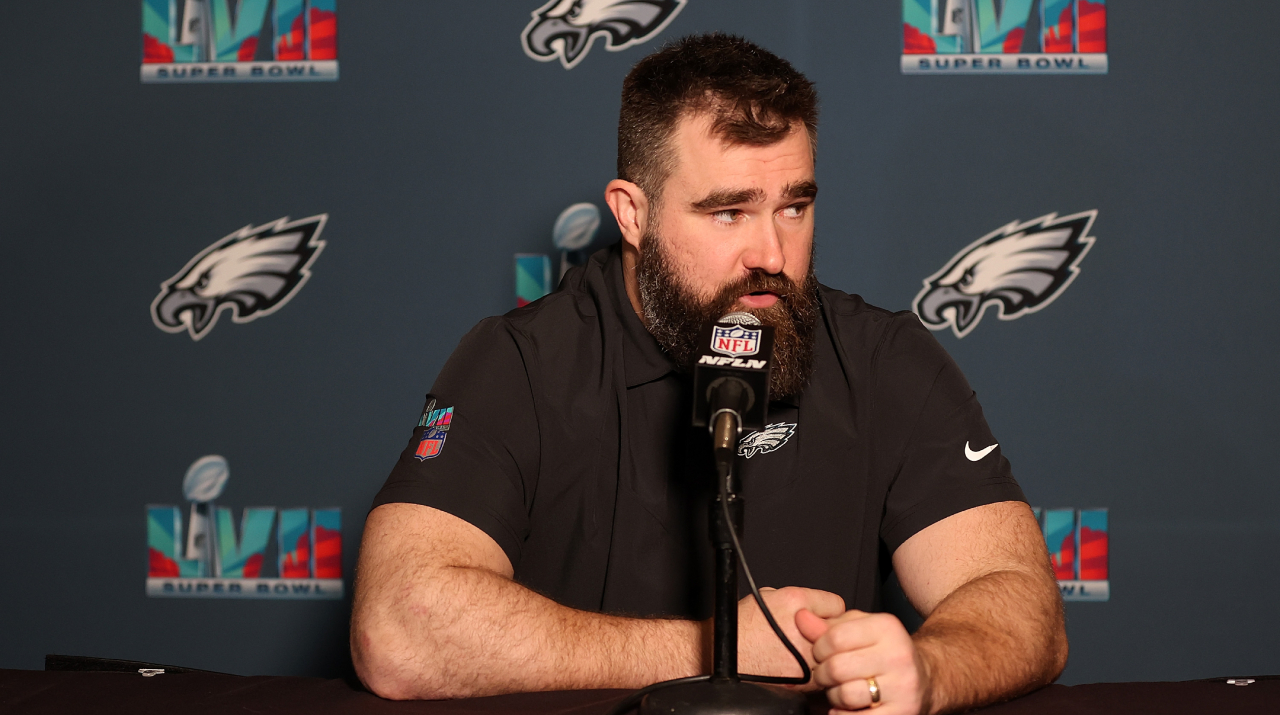 Jason Kelce contract What is the Eagles center’s salary?