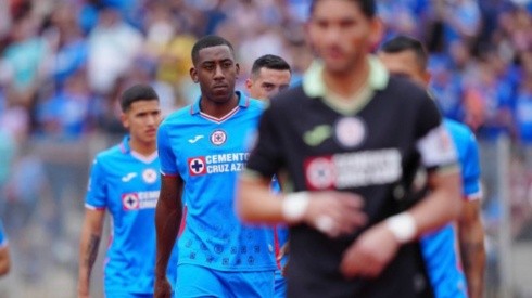 Cruz Azul busca ensanchar su relación con dos futbolistas; ambos son pieza clave.