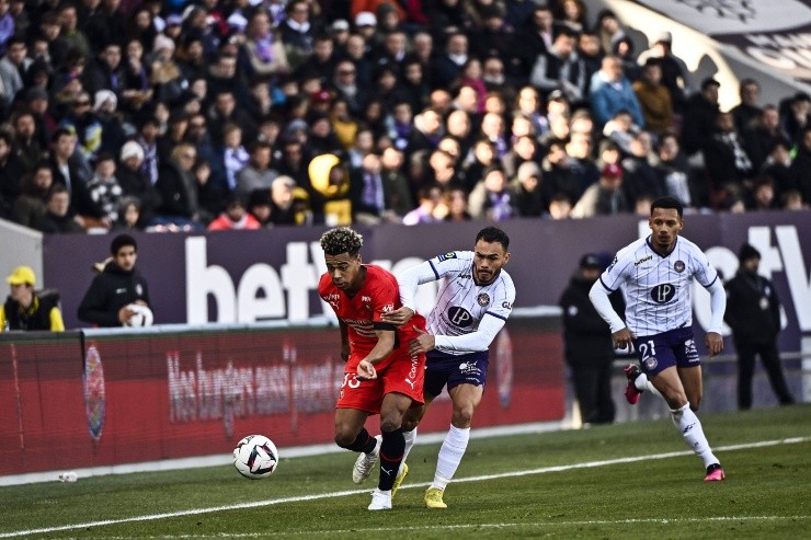 Suazo sumó una nueva buena actuación | Foto: Imago Images 