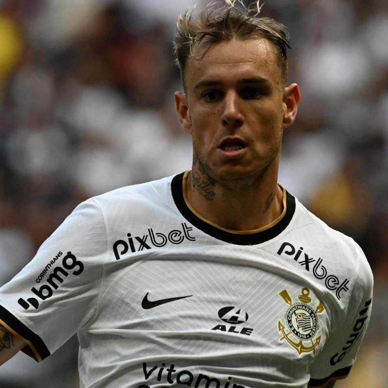 Fiel ‘esquece’ Róger Guedes e ‘bate o martelo’ sobre dupla do Corinthians