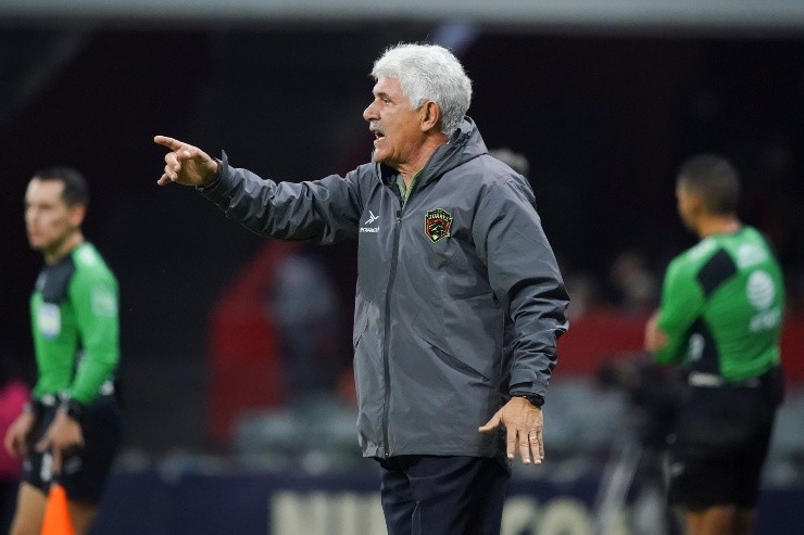 El Tuca parece tener grandes chances de ser el próximo entrenador de Cruz Azul (Imago 7)