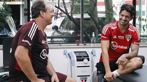 Rogério Ceni e Alexandre Pato conversando no CCT da Barra Funda - Foto: Divulgação/São Paulo FC