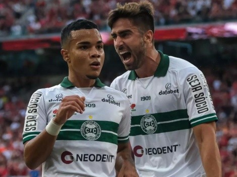 Coritiba 'barra' Kaio César e muda escalação para vencer Londrina nesta 4ª