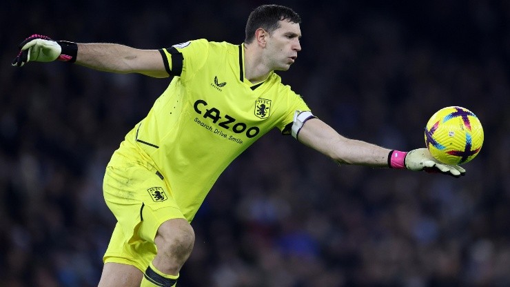 Emiliano Martínez podría estar transitando sus últimas semanas en el Aston Villa.