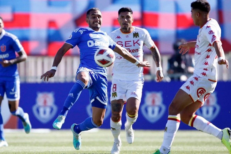 Mateos ya avizora lo que será el duelo ante Colo Colo | Foto: Imago 