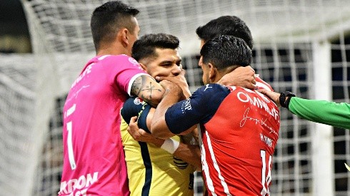 Henry Martín asegura que se hubiera arrepentido de jugar en Chivas: ¡LA AFICIÓN TAMPOCO LO QUERÍA!