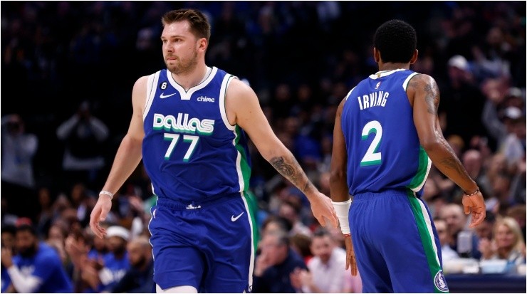 Luka Doncic y Kyrie Irving (Foto: Ron Jenkins | Getty Images)